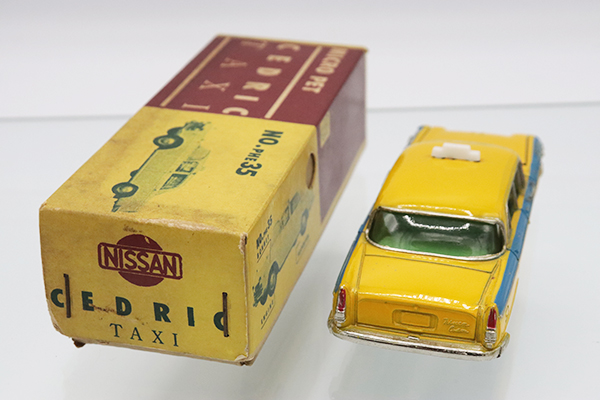 ミニカーショップ ケンボックス 大盛屋☆PHE.35☆日産セドリック 構内