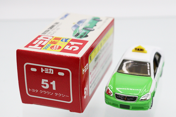 トミカ　赤箱