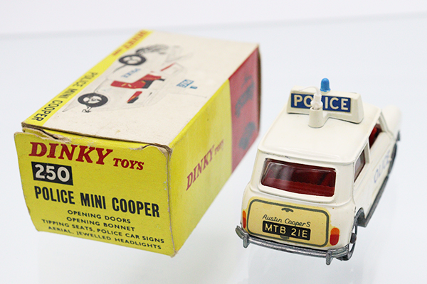 ミニカーショップ ケンボックス DINKY TOYS☆250☆Mini Cooper S