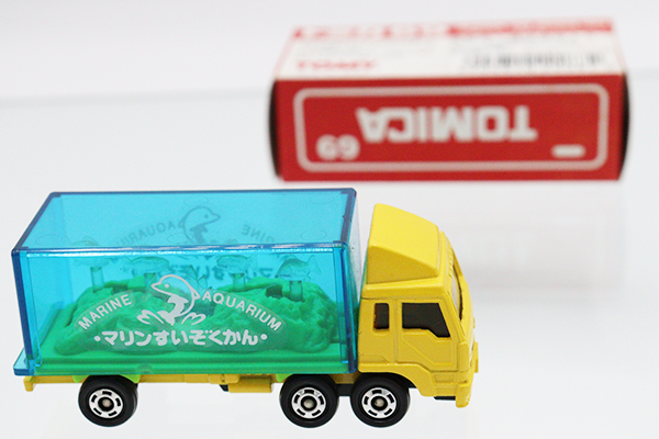 トミカ　赤箱
