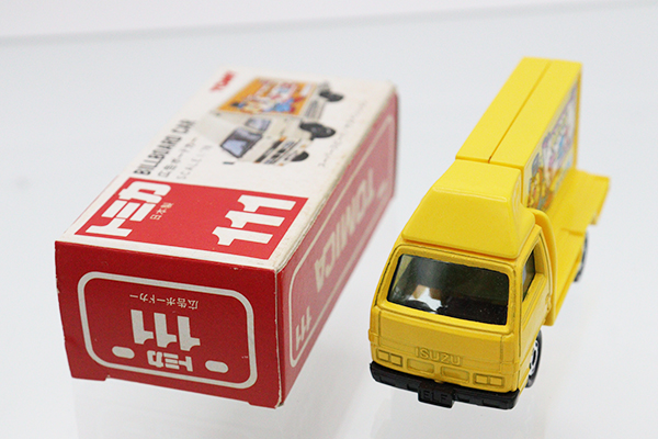 トミカ 赤箱 TOMY 9台セット 日産エルグランド等