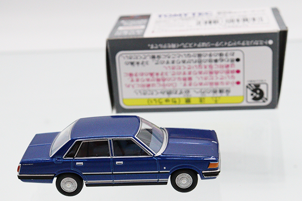 Yahoo!オークション - 1/64 ニッサン セドリック LV-N75a・b 200