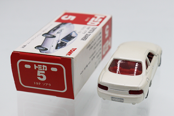 トミカ　赤箱