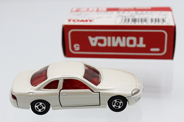 トミカ　赤箱