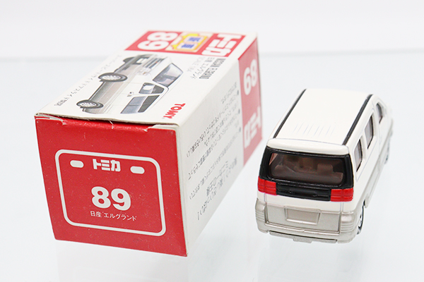 トミカ　赤箱