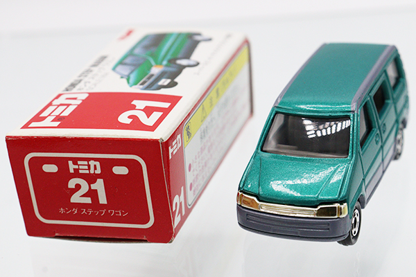 トミカ　赤箱
