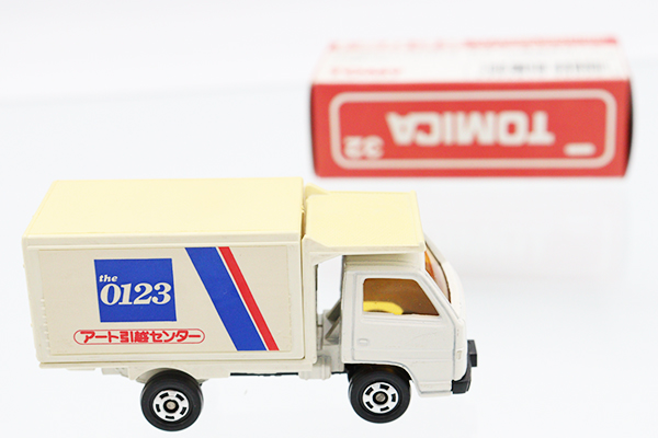 トミカ　赤箱