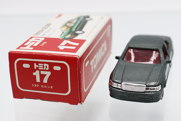 トミカ　赤箱
