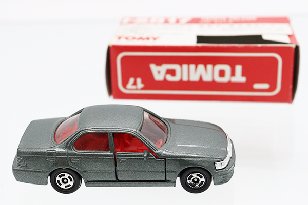 トミカ　赤箱