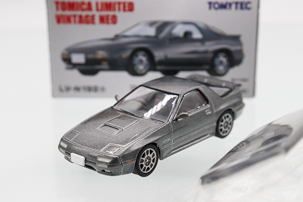 トミカ　TLV　ネオ