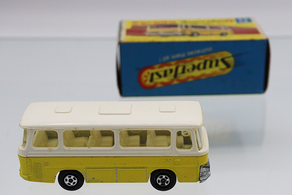 ミニカー マッチボックス 12 セトラコーチ