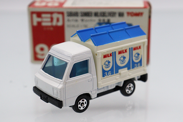 トミカ　赤箱