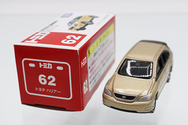 トミカ　赤箱