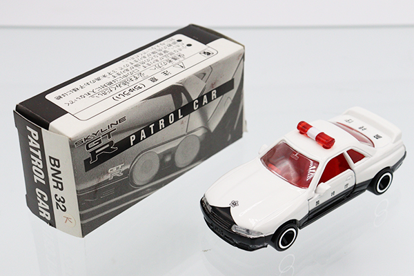 トミカ　警視庁　SKYLINE GT-R 捜査車両 R32 イイノ特注 20-6 スカイライン GT-R R32 覆面パトカー 警視庁 | はるてんの