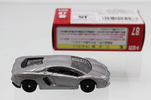 トミカ　赤箱