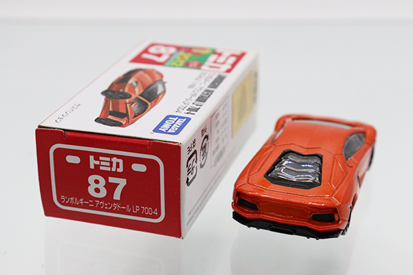 トミカ　赤箱