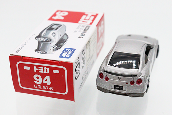ミニカーショップ ケンボックス トミカ 赤箱☆94☆日産GT-R(銀