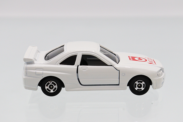 特注　トミカ　スカイライン　ニッサン　ミニカー タカラトミー 特注トミカ 特別仕様 No.19 日産 スカイライン
