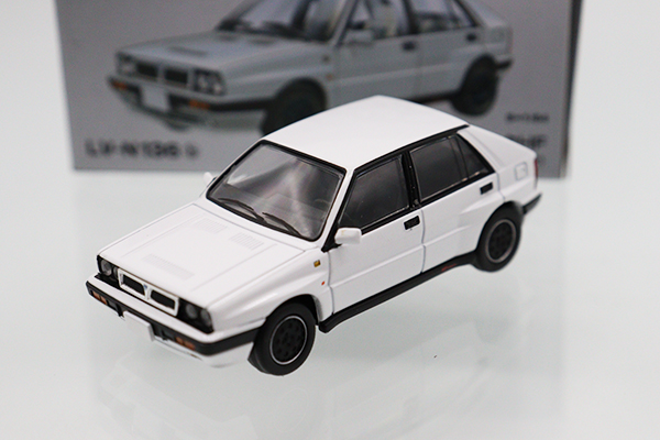 トミカ　TLV　ネオ