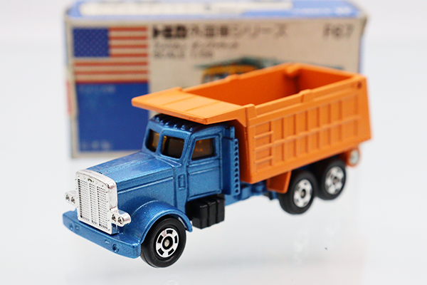 トミカ　青箱