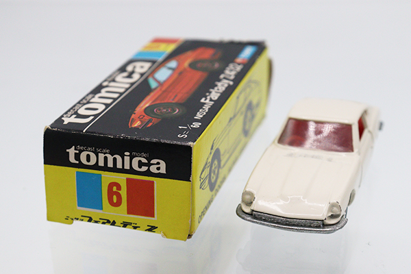 トミカ　黒箱