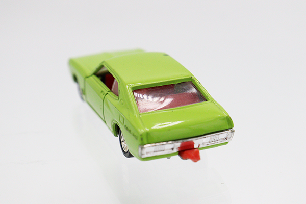 黒箱トミカ／【朱色シート】日産ローレル 2ドアハードトップ【牽引フック付】 ミニカーショップ ケンボックス トミカ特注（日本製）☆NO.14☆日産