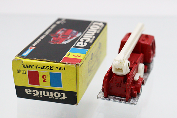 ミニカーショップ ケンボックス トミカ 黒箱☆3☆いすゞスクアート消防