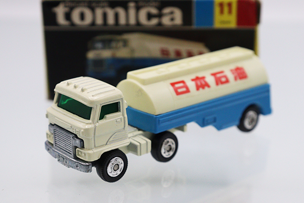 トミカ　黒箱