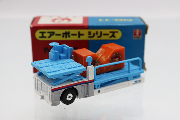 バンダイ