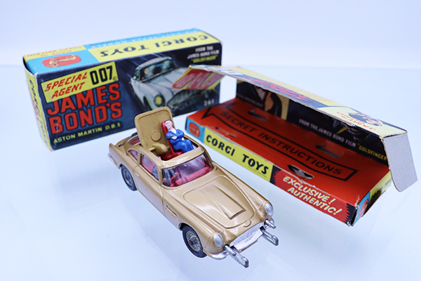 完品　CORGI TOYS JAMES BOND アストンマーチン　ミニカー ミニカーショップ ケンボックス CORGI TOYS☆261☆アストン