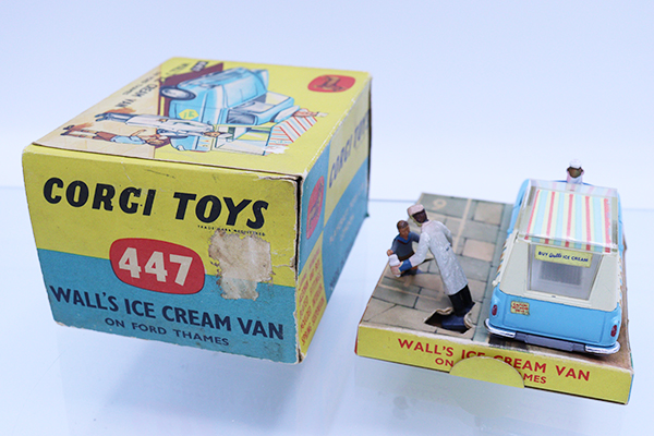 ミニカーショップ ケンボックス CORGI TOYS☆447☆フォードWALL'S ICE