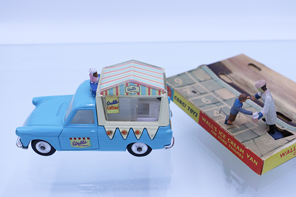 ミニカーショップ ケンボックス CORGI TOYS☆447☆フォードWALL'S ICE