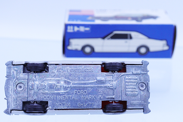 ミニカーショップ ケンボックス トミカ 青箱☆F4☆フォード