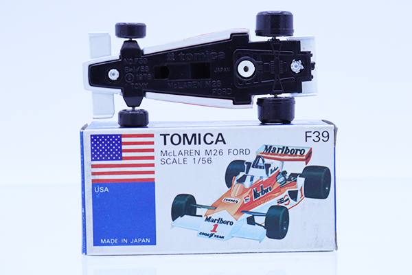 トミカ　マクラーレン 伝説のF1マシン「MP4/4」がトミカに登場！ アイルトン・セナ選手
