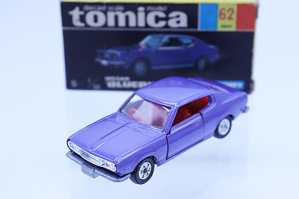 今話題のアイテムを ミニカーショップ ケンボックス 黒箱☆62☆日産ブルー トミカ ミニカー