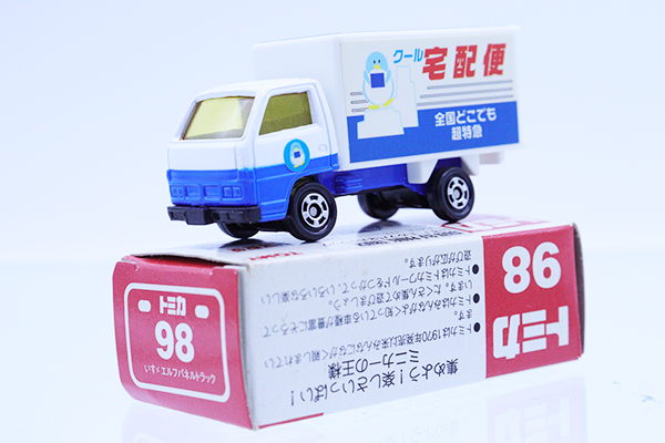 トミカ　赤箱