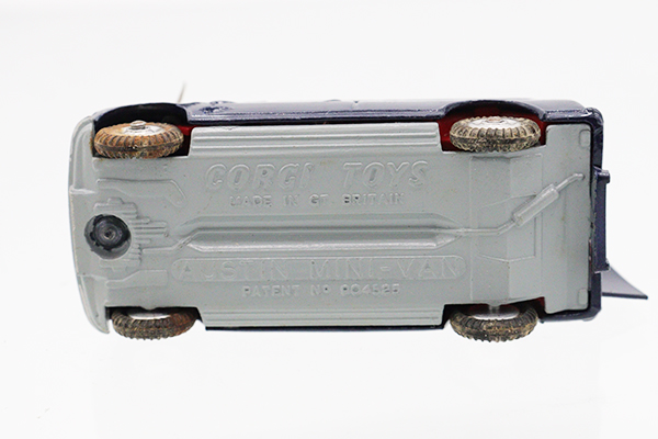 オースチン　ミニバン　コーギー社　MINIVAN AUSTIN MINI-VAN POLICE オースチン ミニバン CORGI社 - メルカリ