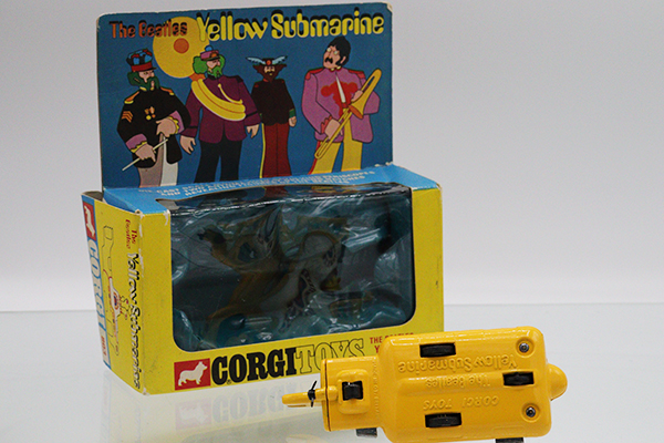 ミニカーショップ ケンボックス CORGI TOYS☆803☆THE BEATLES YELLOW