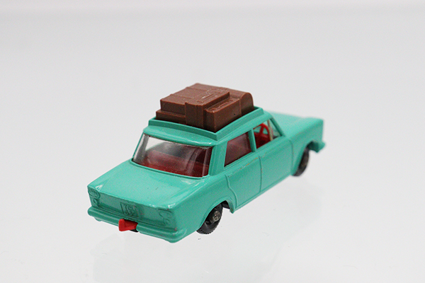 FIAT 2300 ミニカー クリーム色 箱付き ビンテージブリキカー日本製