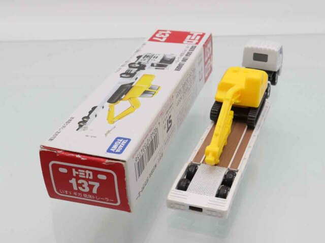ミニカーショップ ケンボックス トミカ 赤箱☆137☆いすゞギガ