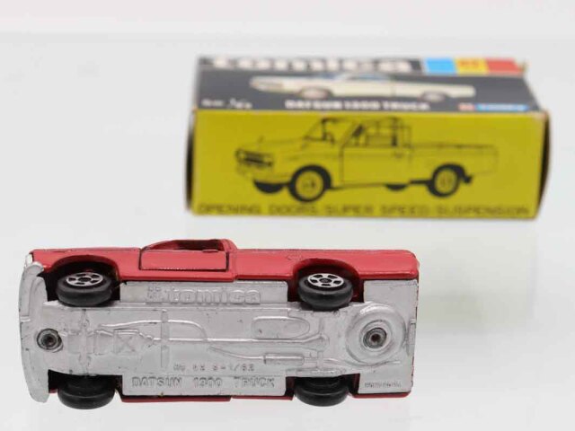 ミニカーショップ ケンボックス トミカ 黒箱☆42☆ダットサン