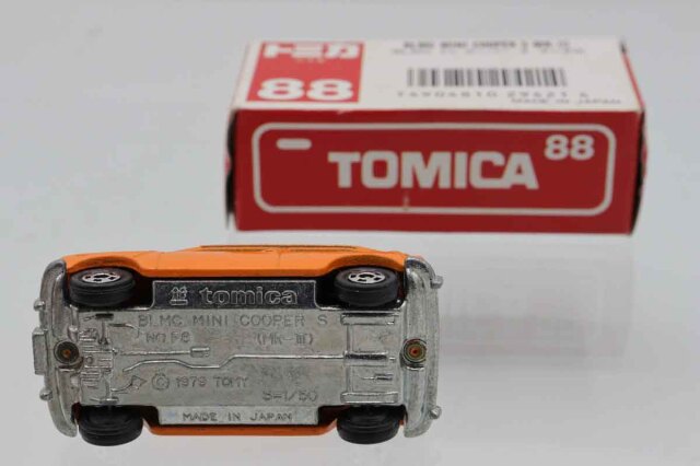 ミニカーショップ ケンボックス トミカ 赤箱(日本製)☆88☆BLMCミニ