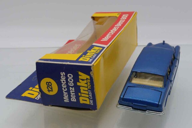 ミニカーショップ ケンボックス DINKY TOYS☆128☆メルセデス