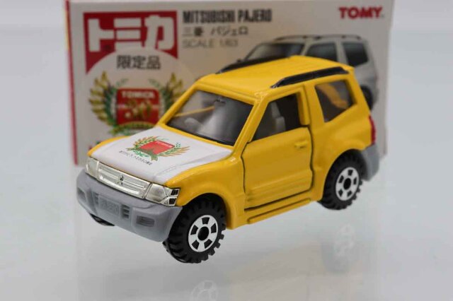 トミカ　赤箱