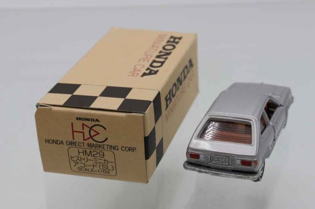 ミニカー ))) Amazon | トミカ30周年限定品 NO.6 日産フェアレディ300ZX