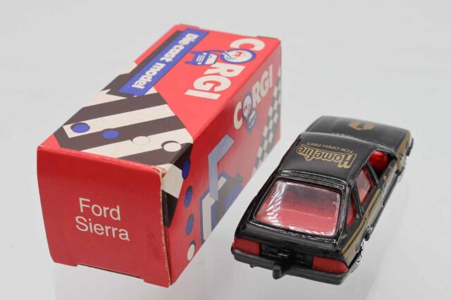 ミニカーショップ ケンボックス CORGIフォードSierra #1 (黒/金