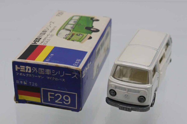 トミカ　青箱