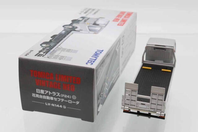 トミカ　TLV　ネオ