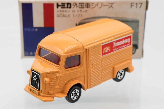 トミカ　青箱