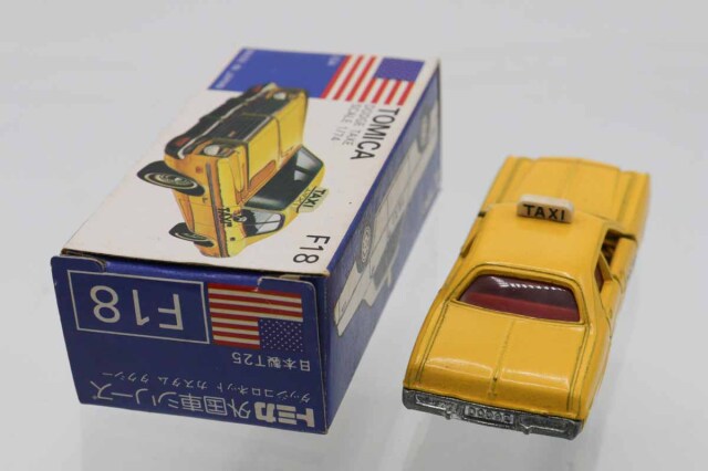 トミカ　青箱